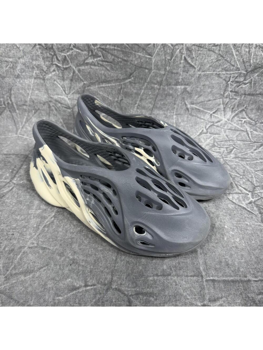 Adidas Men's 7 Grey Yeezy Foam Runner MX Granite